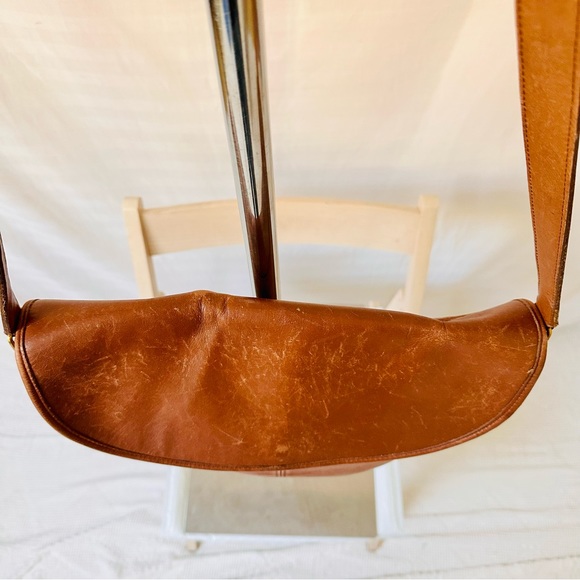 SOLD. Vintage Coach Leather Bag Flap Magnetic Closure 90s - Picture 2 of 15